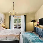 Villa By Aneo Travel *