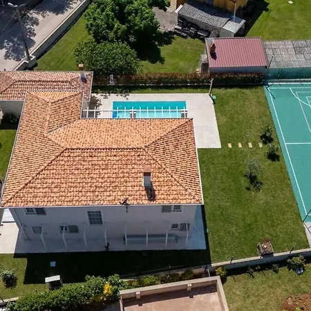 Villa By Aneo Travel Kastelir