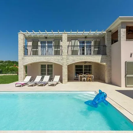 By Aneo Travel Villa