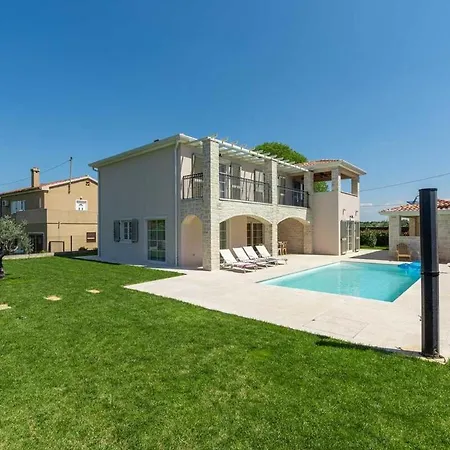 빌라 By Aneo Travel Kaštelir